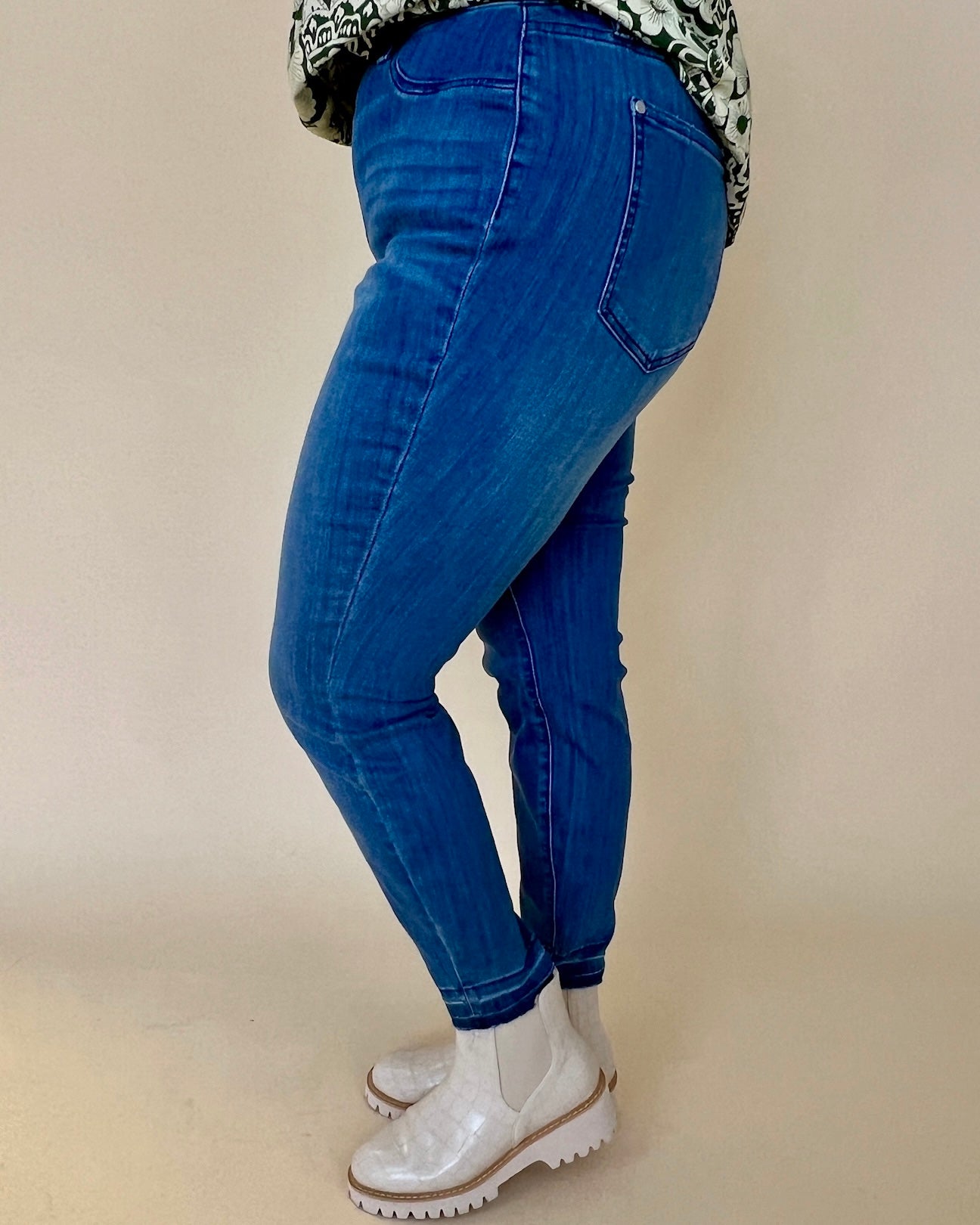 Coming Back Medium Denim Plus High Waist Skinny Jeans-Shop-Womens-Boutique-Clothing
